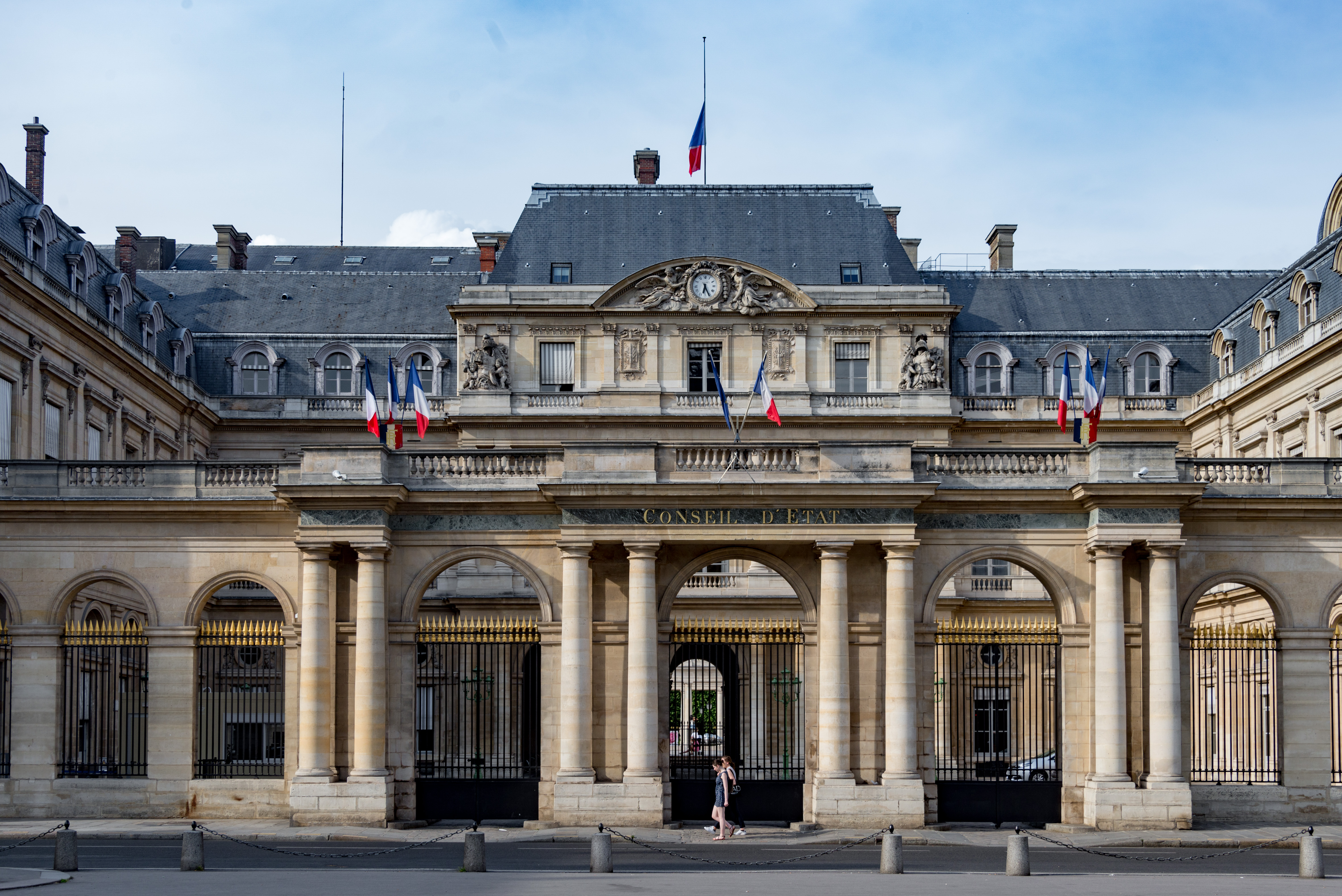 Le Conseil d'Etat n'oblige pas le remplacement des ralentisseurs illégaux